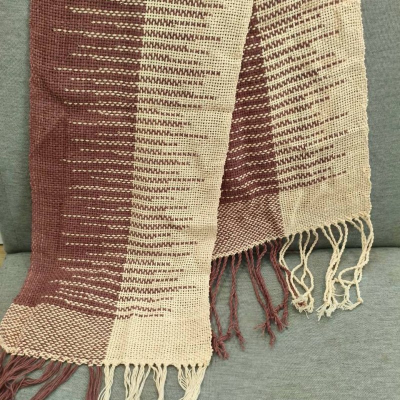 ผ้าพันคอทอมือ ผ้าพันคอลายเส้นวิ่ง PD2001 (สินค้าพรีออเดอร์)