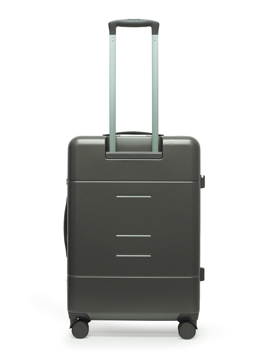 HQ LUGGAGE รุ่น 5526 กระเป๋าเดินทางวัสดุ PC 100% ล้อคู่หมุน 360° ระบบล็อค TSA มาตรฐาน น้ำหนักเบา พร้อมผ้าซับในเรยอน แข็งแรง ทนทาน มีให้เลือกหลายขนาด ตั้งแต่ 16 นิ้ว ถึง 26 นิ้ว