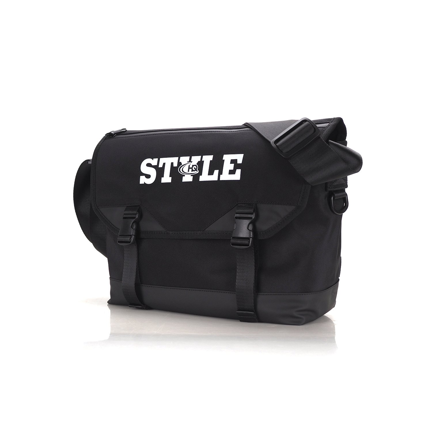 กระเป๋าสะพายข้าง HQ LUGGAGE รุ่น B10005 ดีไซน์คลาสสิค ใบใหญ่จุของ ผลิตจากผ้า 1000D แข็งแรง ทนทาน กันละอองน้ำได้ มีช่องใส่ของหลายจุด พร้อมช่องบุกันกระแทก และสายสะพายใหญ่ปรับได้ยาวถึง 155 ซม.