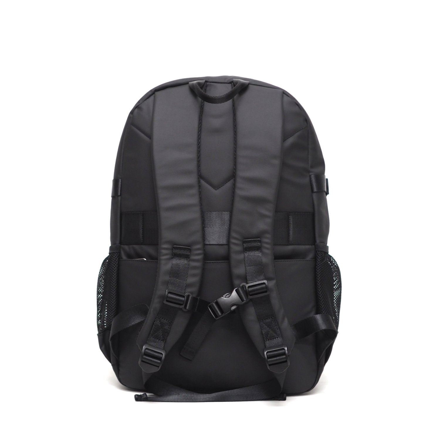 กระเป๋าเป้ HQ LUGGAGE รุ่น P3320 ดีไซน์เรียบเท่ ผลิตจากผ้าโพลีเอสเตอร์เคลือบกันน้ำ 100% พร้อมช่องใส่โน้ตบุ๊ค 16 นิ้ว แยกสัดส่วนจัดเก็บอย่างเป็นระเบียบ สายสะพายบุฟองน้ำ พร้อมสายรัดอก เพิ่มความกระชับ พกพาสะดวกด้วยหูจับและช่องเสียบกับคันชักกระเป๋าเดินทาง