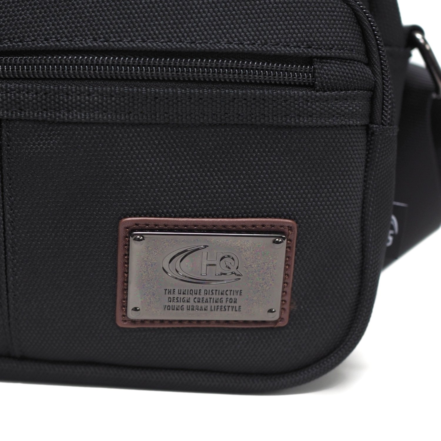 HQ LUGGAGE รุ่น 3329 กระเป๋าสะพายข้าง ดีไซน์มินิมอลเรียบหรู ผลิตจากผ้าโพลีเอสเตอร์ น้ำหนักเบา กันละอองน้ำ พร้อมช่องใช้งานครบครัน และบุ EVA Foam ป้องกันการกระแทก เหมาะสำหรับใช้งานในชีวิตประจำวันทั้งผู้ชายและผู้หญิง