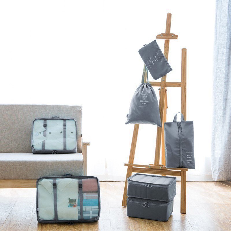 เซ็ตกระเป๋าจัดระเบียบ HQ LUGGAGE 7 ชิ้น น้ำหนักเบา ผลิตจากผ้าโพลีเอสเตอร์ แข็งแรงทนทาน เหมาะสำหรับจัดเก็บเสื้อผ้า ชุดชั้นใน รองเท้า และของใช้ต่างๆ ให้เป็นระเบียบในกระเป๋าเดินทาง ใช้งานสะดวก แยกหมวดหมู่ชัดเจน พร้อมซิปและหูรูด
