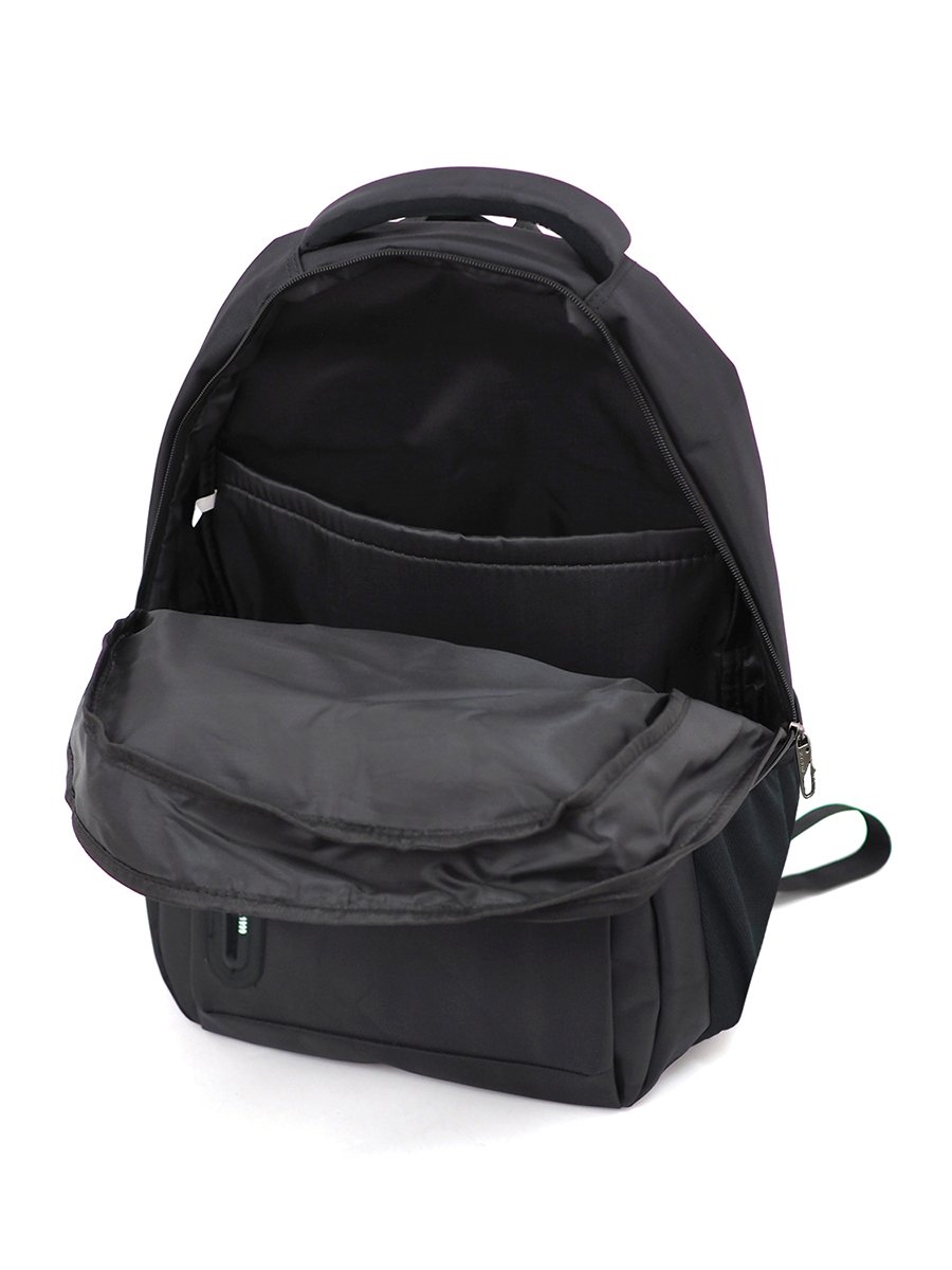 HQ LUGGAGE รุ่น 11143 (Sky-Bow) กระเป๋าเป้ใส่โน้ตบุ๊คขนาด 15 นิ้ว ดีไซน์เรียบหรู ผลิตจากผ้าโพลีเอสเตอร์หนา น้ำหนักเบา พกพาสะดวก บุฟองน้ำรองรับหลังและบ่า ช่วยลดแรงกดทับ พร้อมช่องใส่ของครบครัน