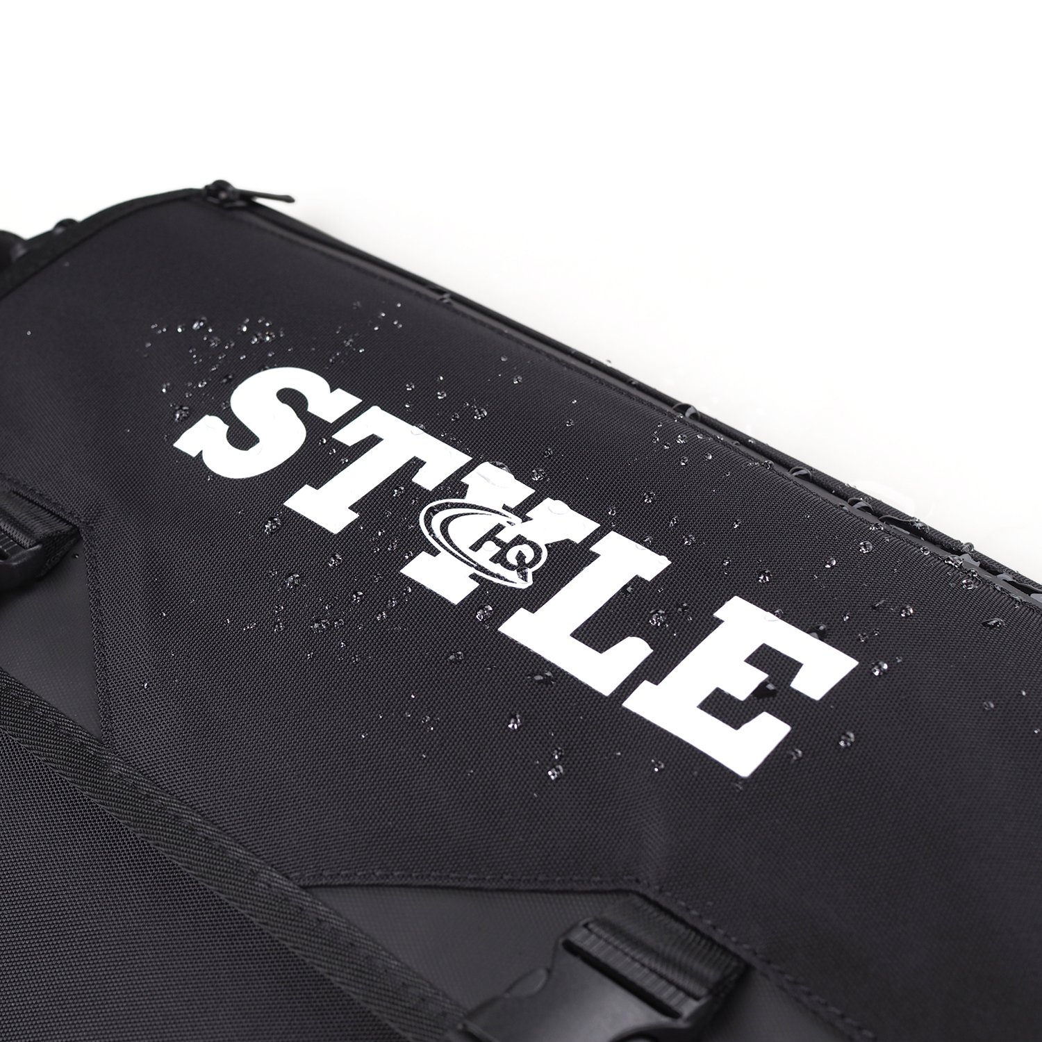 กระเป๋าสะพายข้าง HQ LUGGAGE รุ่น B10005 ดีไซน์คลาสสิค ใบใหญ่จุของ ผลิตจากผ้า 1000D แข็งแรง ทนทาน กันละอองน้ำได้ มีช่องใส่ของหลายจุด พร้อมช่องบุกันกระแทก และสายสะพายใหญ่ปรับได้ยาวถึง 155 ซม.