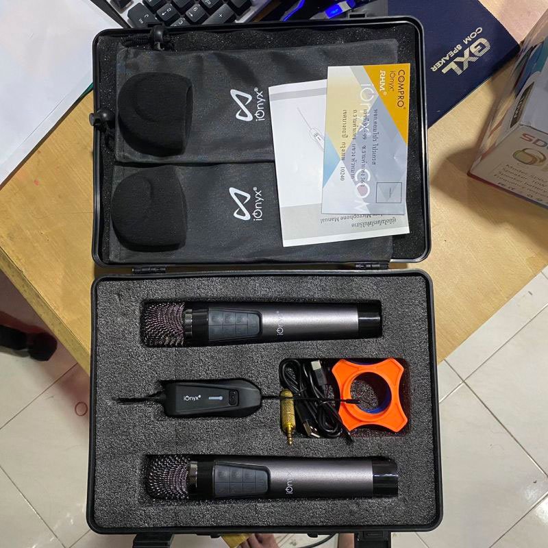 • แถบคลื่นแบบปรับได้ UHF (805.7MHz)
• เทคโนโลยีการส่งสัญญาณเสียงดิจิตอล
• เทคโนโลยีนำร่องรหัสดิจิทัลที่ไม่ซ้ำกันรหัส ID 32 บิต    • สามารถแก้ปัญหาปรากฏการณ์ crosstalk ความถี่เดียวกันได้
• ความล่าช้าของเสียงต่ำมาก
• โหมดสุ่มตัวอย่างเสียง:48khz
• ช่วงตอบสนองความถี่: 50Hz-18KHz
• การเชื่อต่ออัตโนมัติ