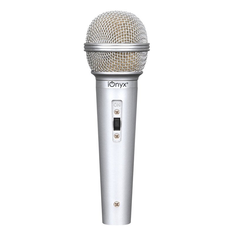 ไมโครโฟนรูปแบบ Dynamic Microphone พร้อมสาย 
มีแม่เหล็ก เพื่อป้องกันอัตราส่วนสัญญาณต่อสัญญาณรบกวนสูง
สามารถตอบสนองความถี่ ได้อย่างชัดเจน
รับฟังเสียงได้รอบทิศทาง และสามารถลดเสียงรบกวนได้เป็นอย่างดี
มีสวิตช์สำหรับเปิด-ปิดไมโครโฟน ใช้งานง่าย