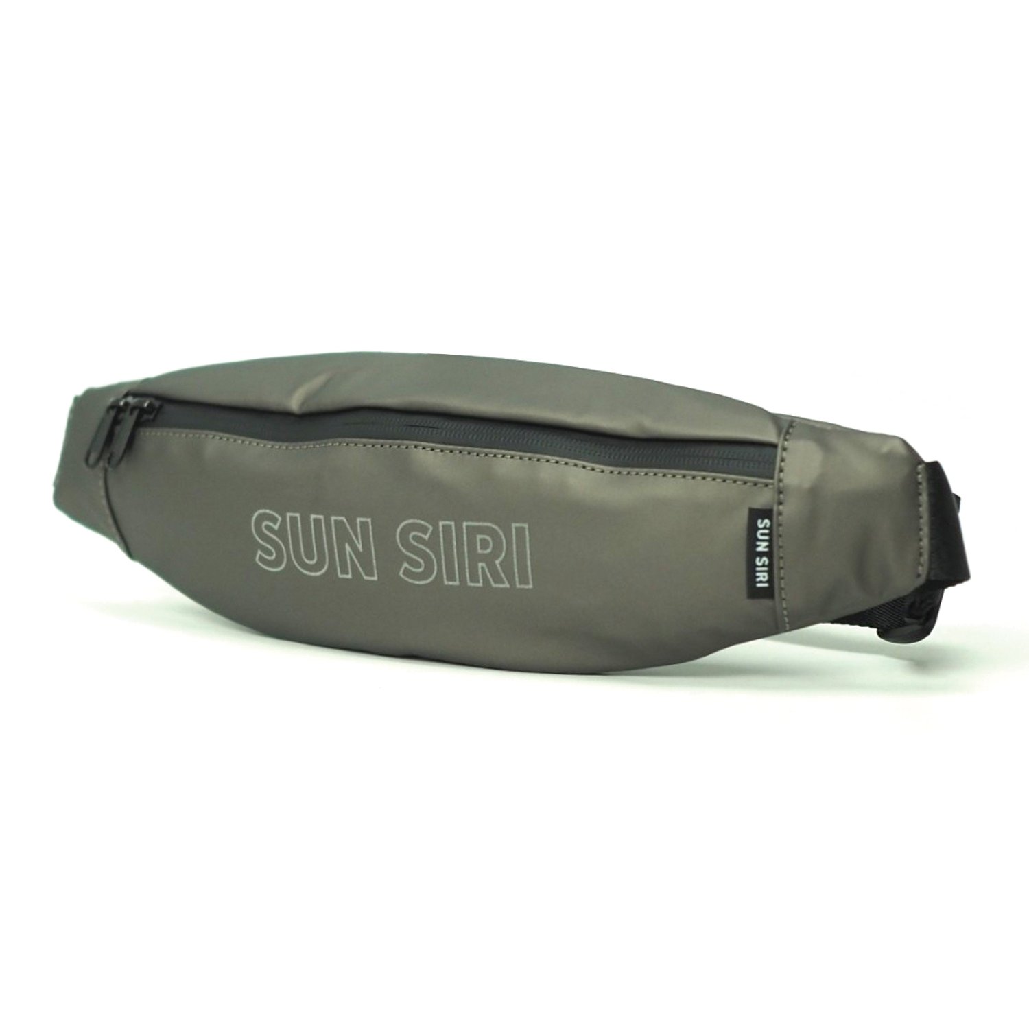 กระเป๋าคาดอก Sunsiri รุ่น S7702 ผลิตจากผ้าโพลีเอสเตอร์เคลือบ PU กันน้ำ น้ำหนักเบา สะดวกพกพา สายสะพายปรับได้ พร้อมลายสะท้อนแสง และช่องซิปในตัว