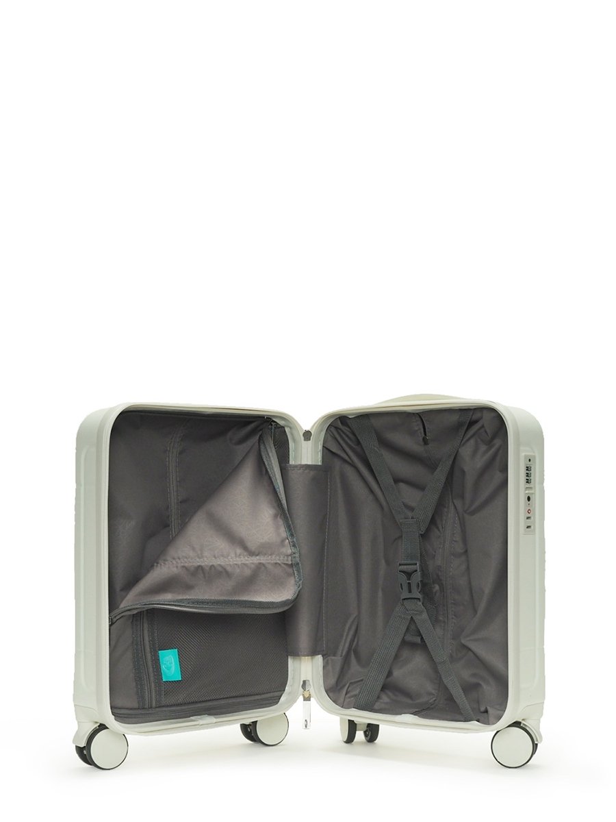 HQ LUGGAGE รุ่น 5526 กระเป๋าเดินทางวัสดุ PC 100% ล้อคู่หมุน 360° ระบบล็อค TSA มาตรฐาน น้ำหนักเบา พร้อมผ้าซับในเรยอน แข็งแรง ทนทาน มีให้เลือกหลายขนาด ตั้งแต่ 16 นิ้ว ถึง 26 นิ้ว